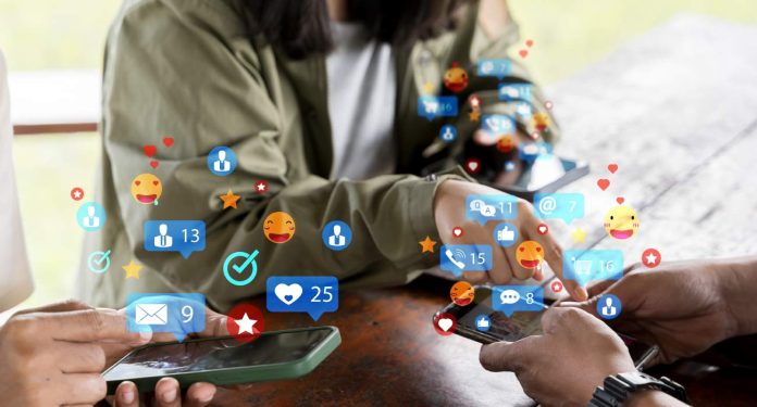Metricool Reveals 2025 Social Trends in Top Podcasts