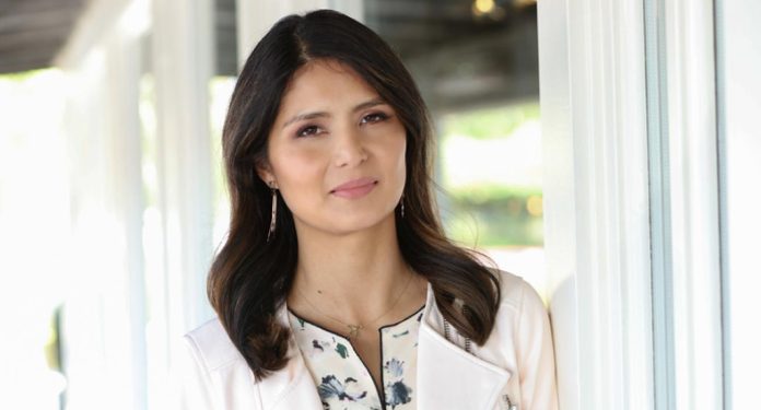 Apple Hires Google's AI Veteran to Market a New Siri