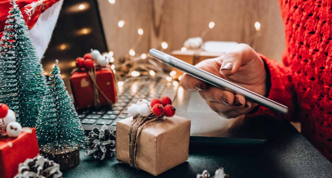 Adobe Forecasts $275.1 Billion in Holiday Online Sales